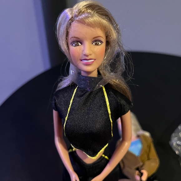 New Britney Spears and Christina Aguilera Barbie dolls. Avon exclusive - Picture 4 of 5